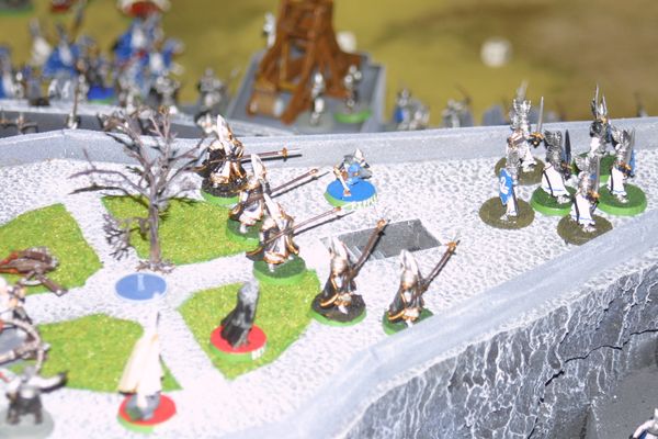 Keywords: LOTR Minas Tirith Grond Battle Helms Deep GW Games Workshop terrain custom customhobby customhobby.com gamesworkshop
